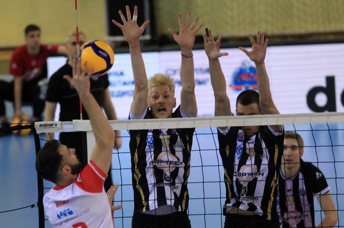 Crvena Zvezda - Partizan odbojka (2).jpg