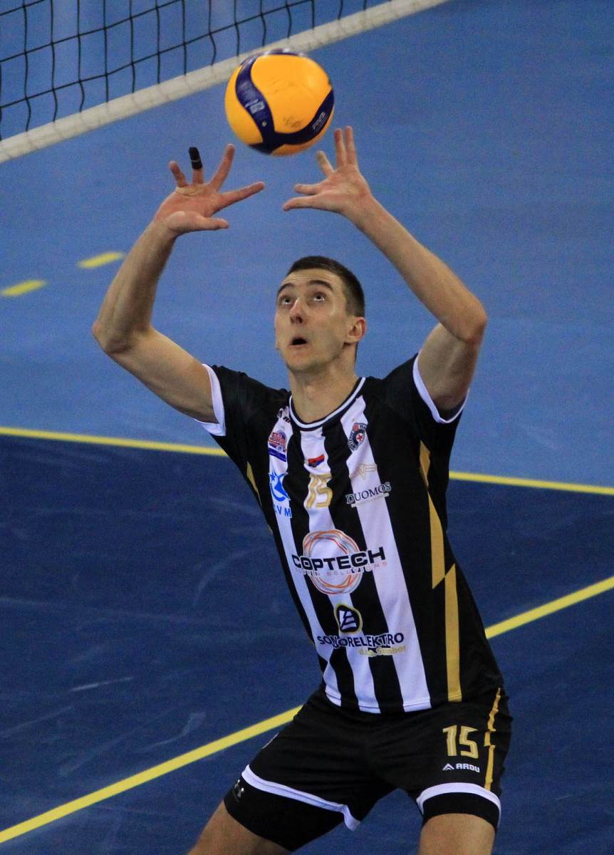 Crvena Zvezda - Partizan odbojka (10).jpg