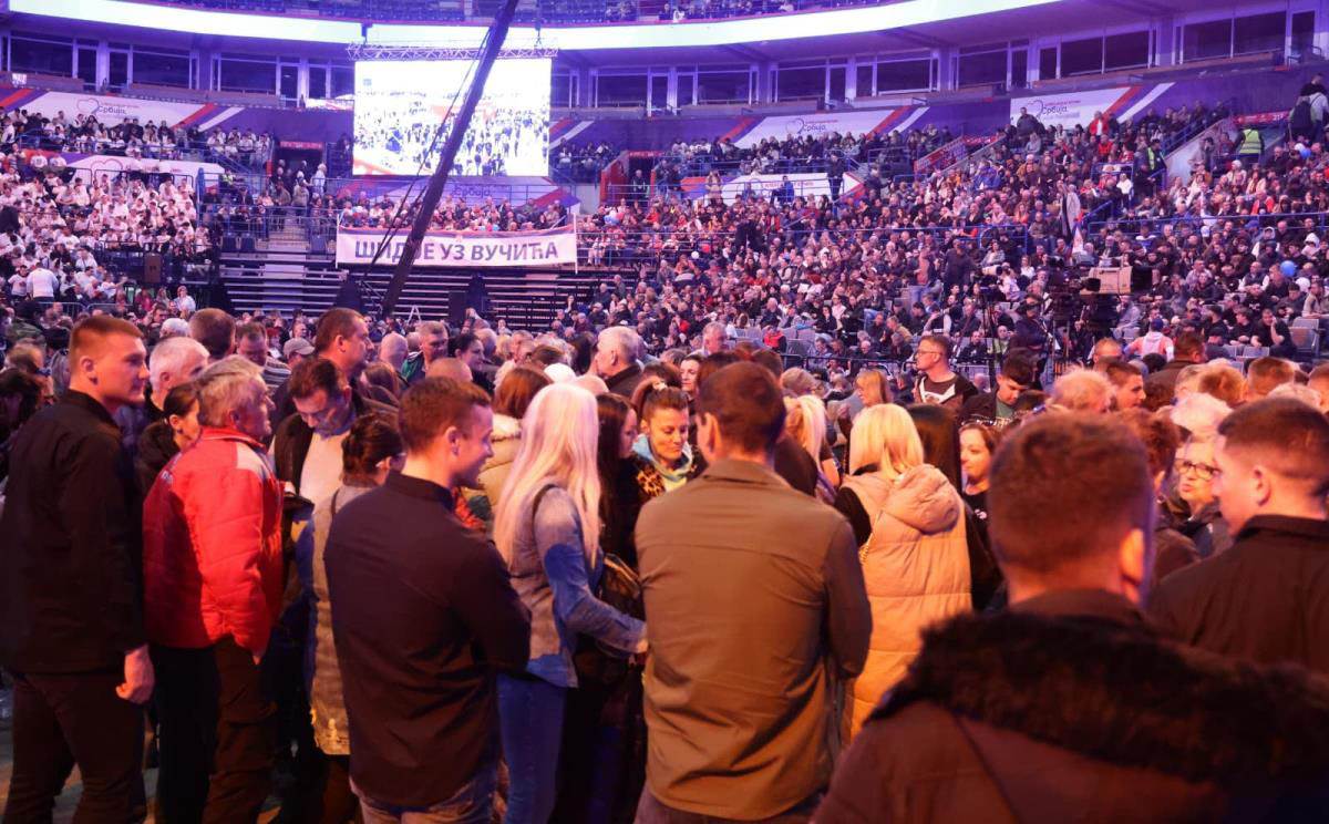 veliki skup SNS u Areni (3).jpg