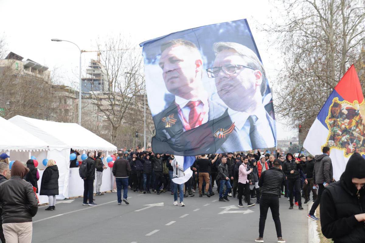 Velika gužva pred skup u Areni (1).jpg