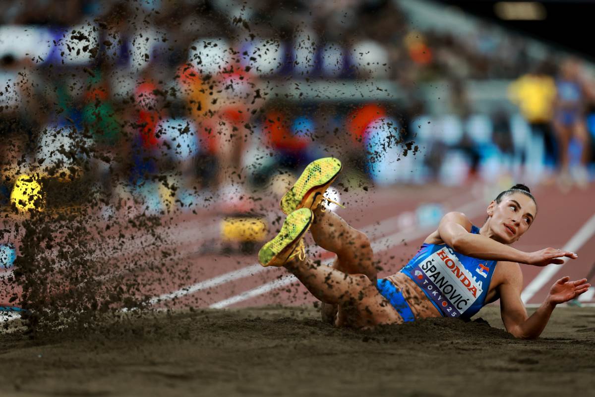 Ivana Španović skače troskok na Svetskom prvenstvu