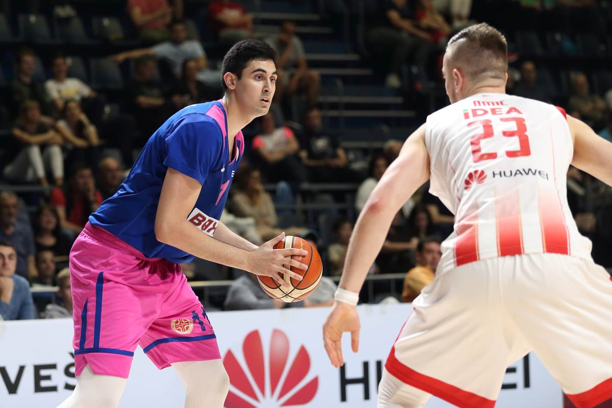 Goga Bitadze u dresu Mege (10).JPG