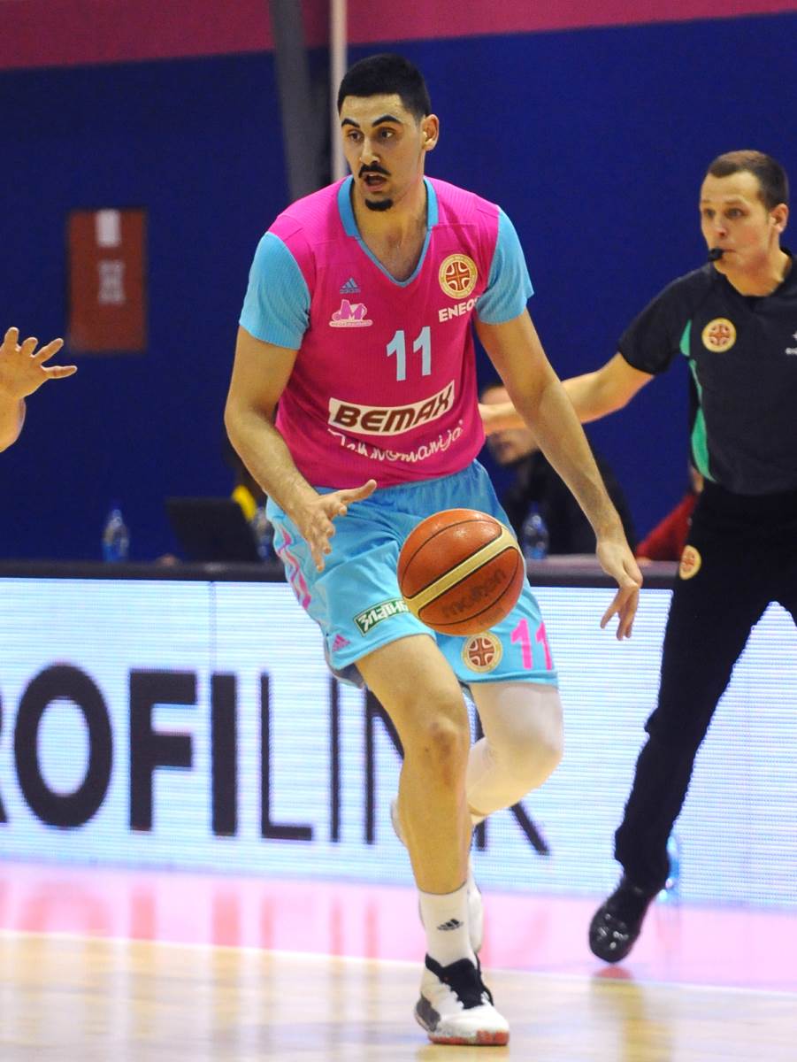 Goga Bitadze u dresu Mege (18).jpg