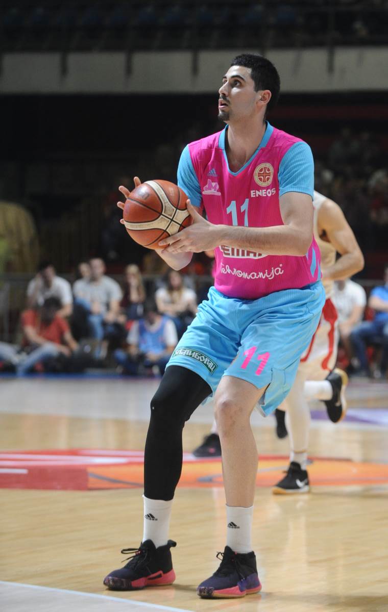 Goga Bitadze u dresu Mege (20).jpg