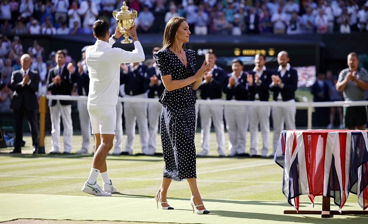 Novak Đoković osvojio Vimbldon 2022. godine  (2).jpg