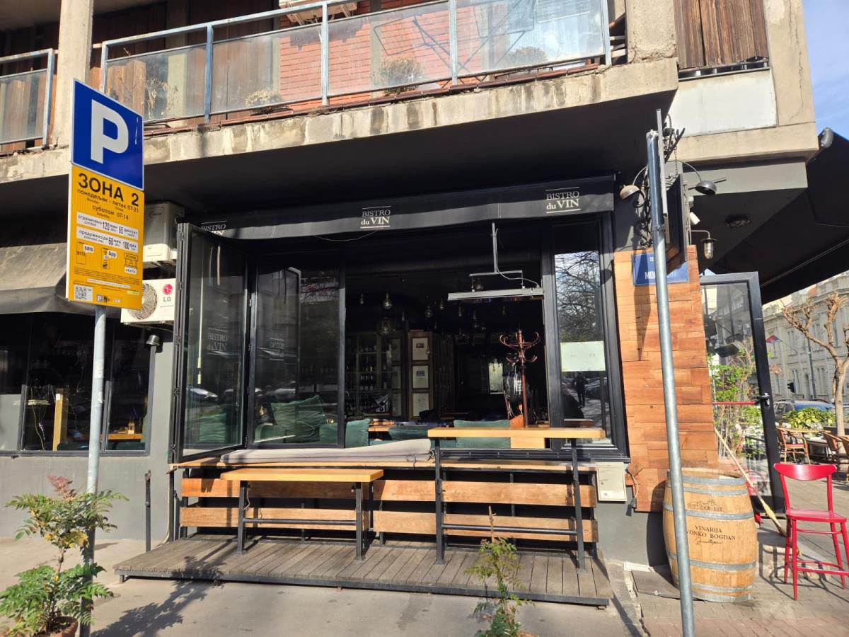 Bačena bomba na vračarski kafić (4).jpg