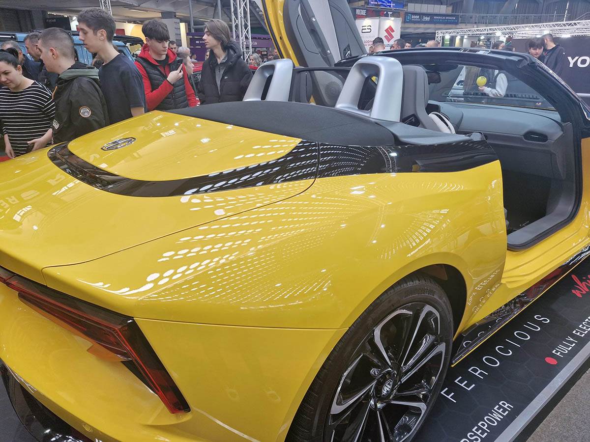 MG Cyberster (4).jpg