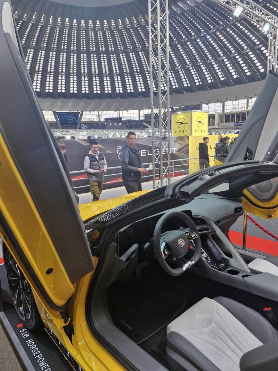 MG Cyberster (8).jpg