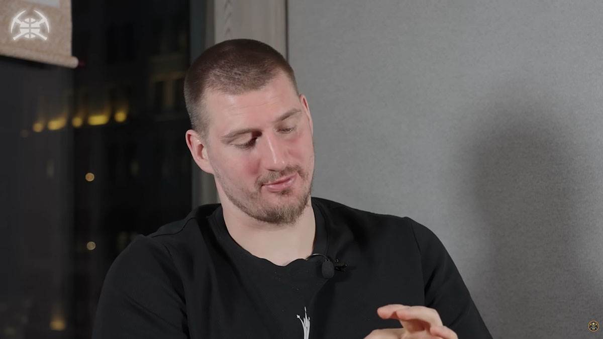 Nikola Jokić pokazuje ožiljke (2).jpg