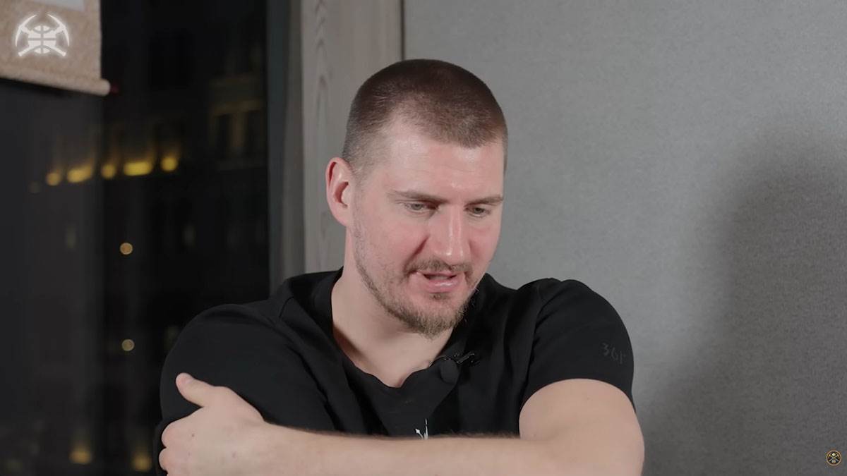 Nikola Jokić pokazuje ožiljke (4).jpg