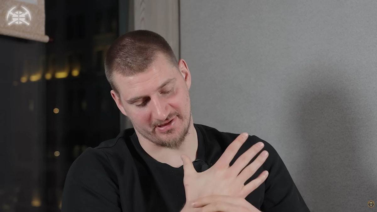 Nikola Jokić pokazuje ožiljke (5).jpg