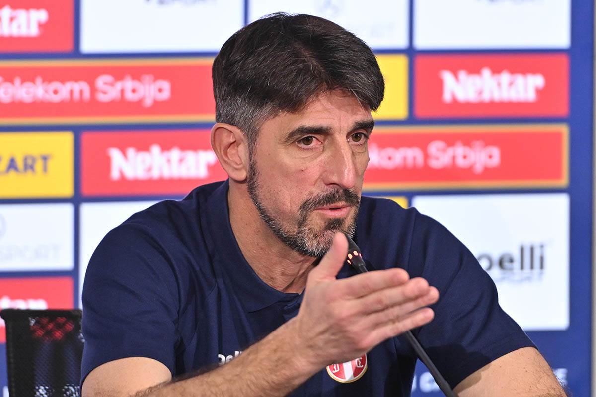 Veljko Paunović konferencija pred prijateljske mečeve (8).jpg