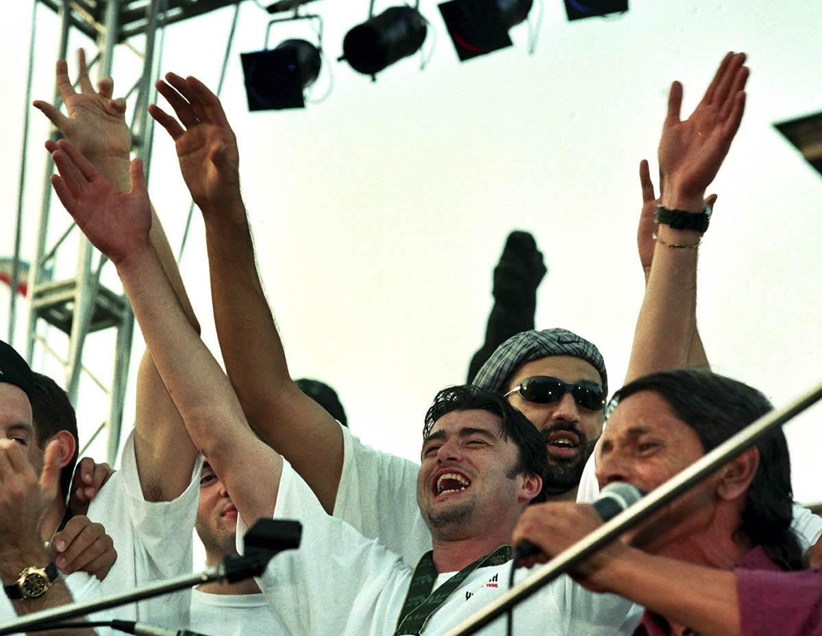 Doček olimpijaca 1996 (3).jpg