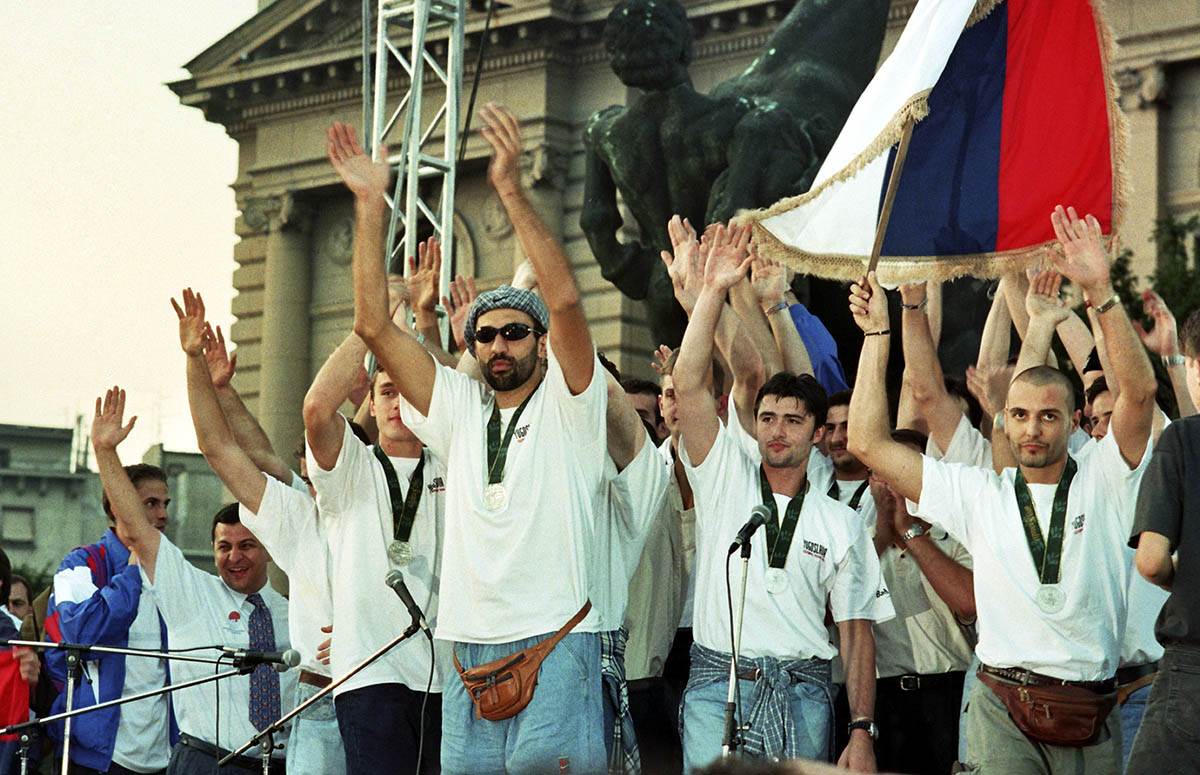 Doček olimpijaca 1996 (14).jpg