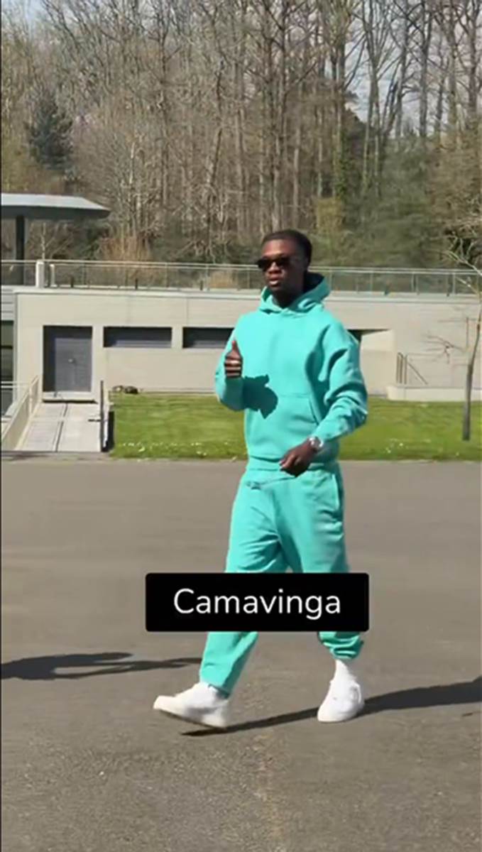 Eduardo Kamavinga na okupljanju Francuske.