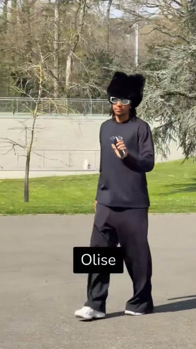 Majkl Olise na okupljanju Francuske.