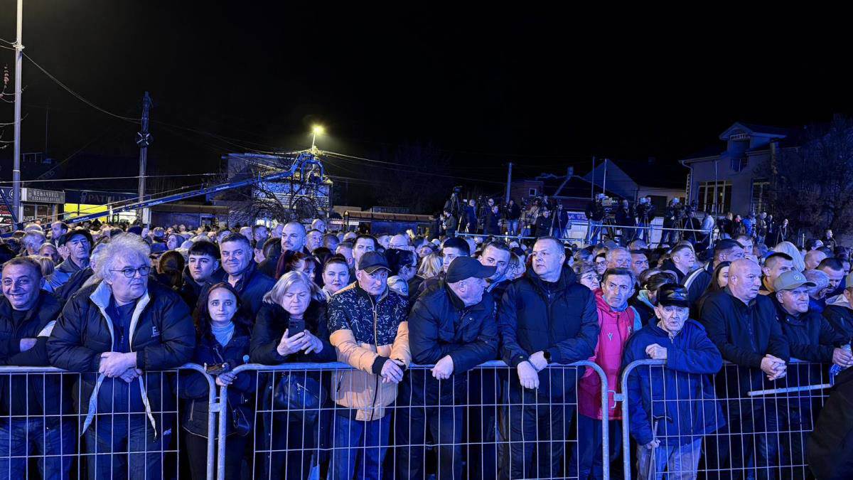 Građani se okupljaju u Vranju (2).jpg