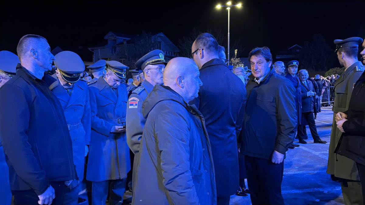 Građani se okupljaju u Vranju (6).jpg