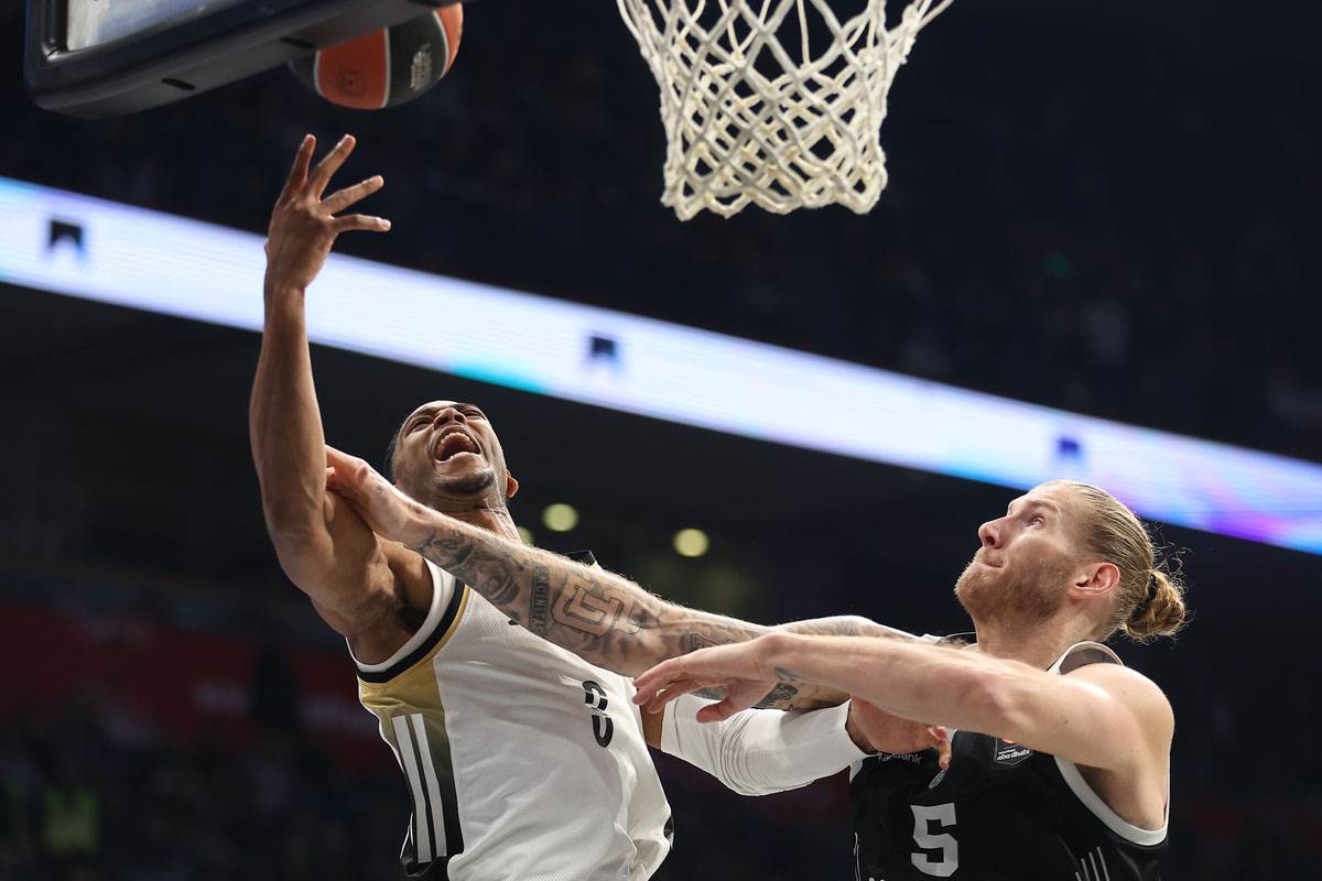 Partizan - ASVEL (10).jpg