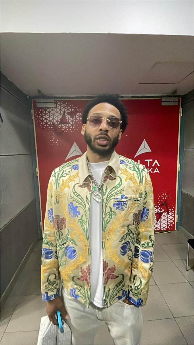 Karlik Džouns (1).jpg