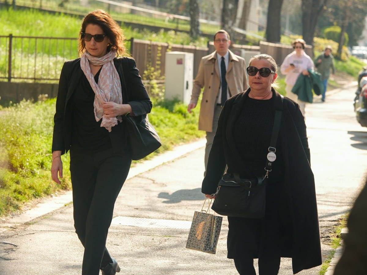 Roditelji i advokat Borivoje Borovic dolaze na sudjenje (11).jpg