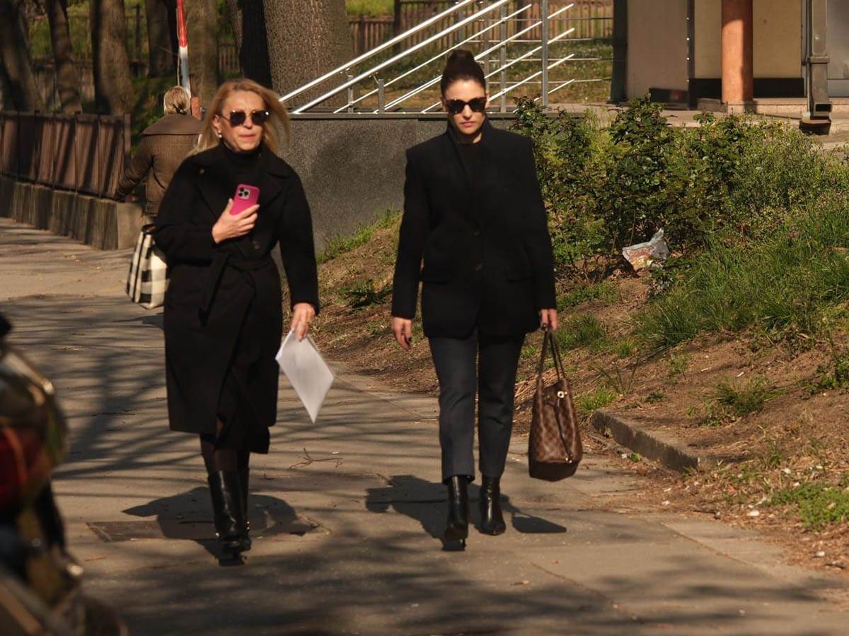 Roditelji i advokat Borivoje Borovic dolaze na sudjenje (14).jpg