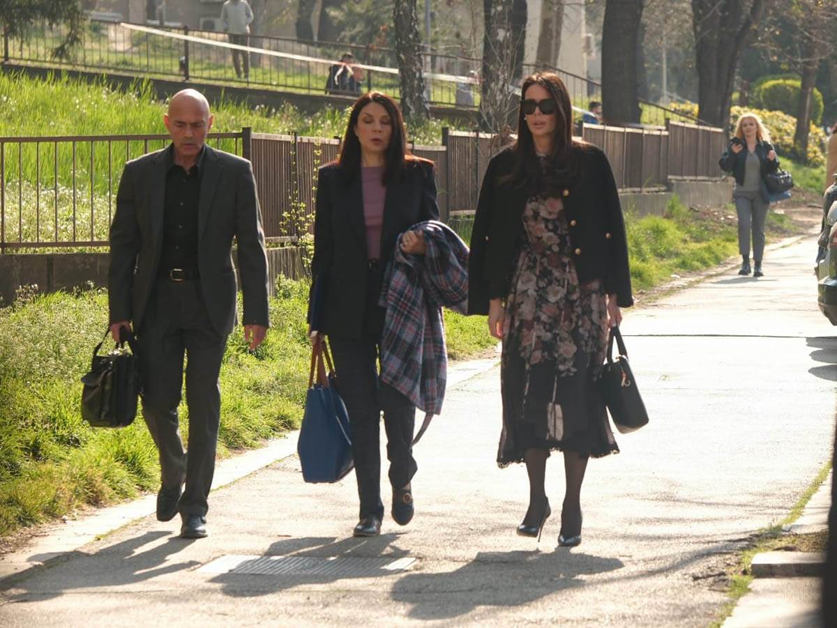 Roditelji i advokat Borivoje Borovic dolaze na sudjenje (15).jpg