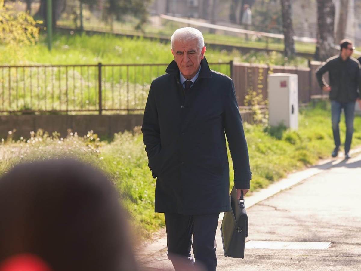 Roditelji i advokat Borivoje Borovic dolaze na sudjenje (17).jpg