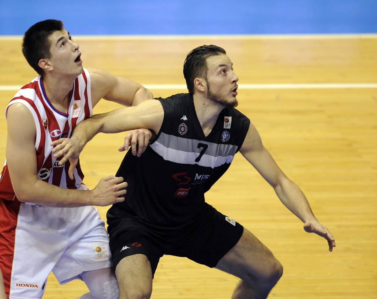 Žofri Lovernj u borbi sa Lukom Mitrovićem