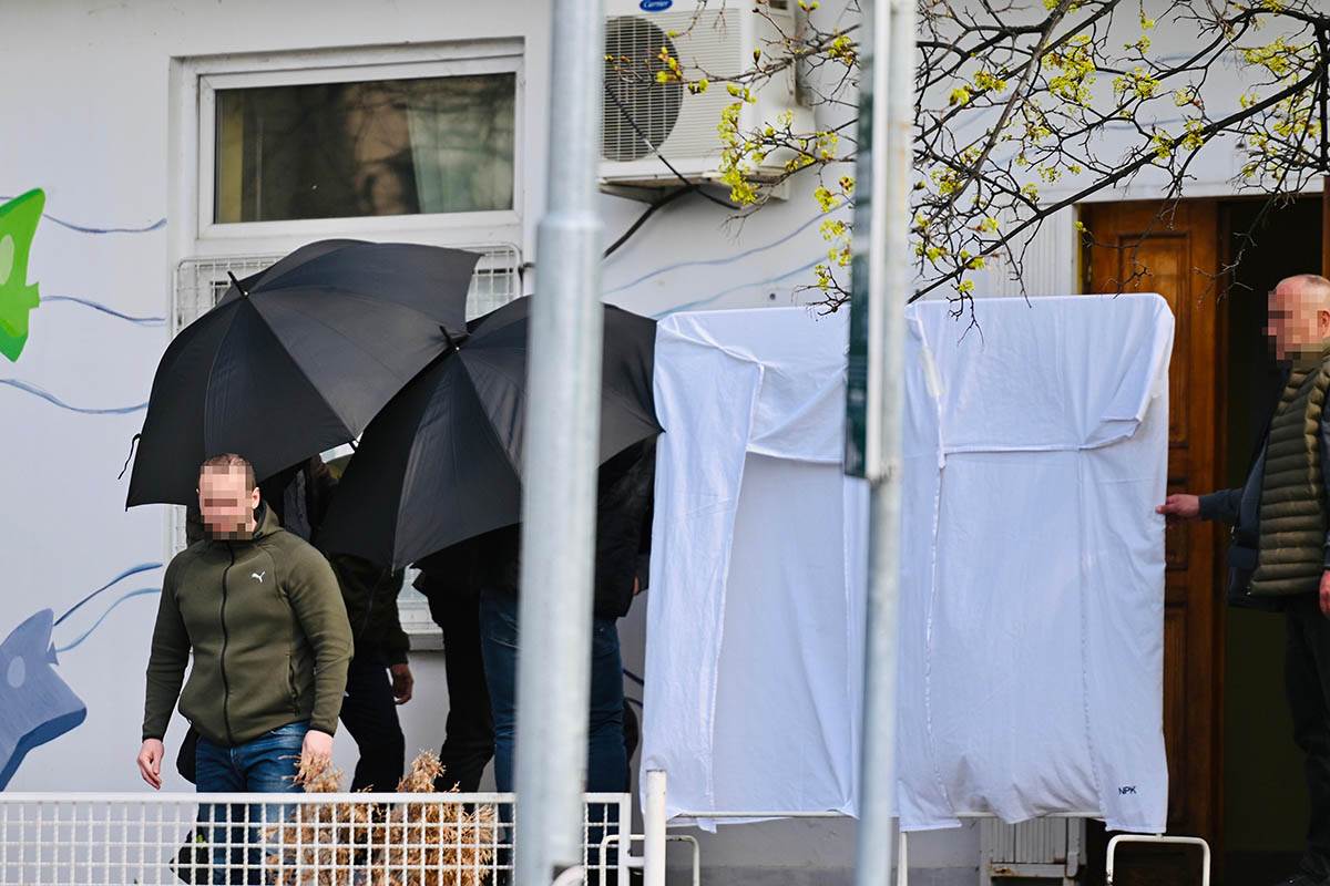 Dečak ubica vraćen u kliniku posle saslušanja (8).jpg