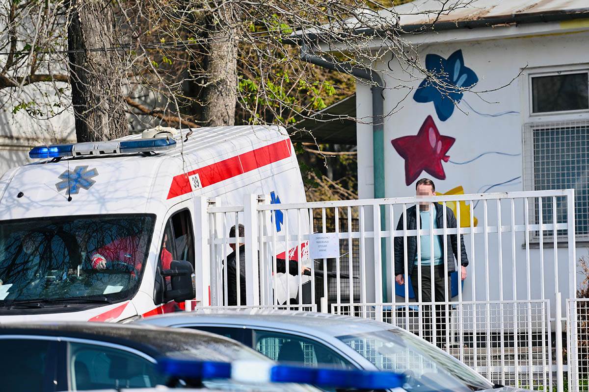 Dečak ubica vraćen u kliniku posle saslušanja (12).jpg