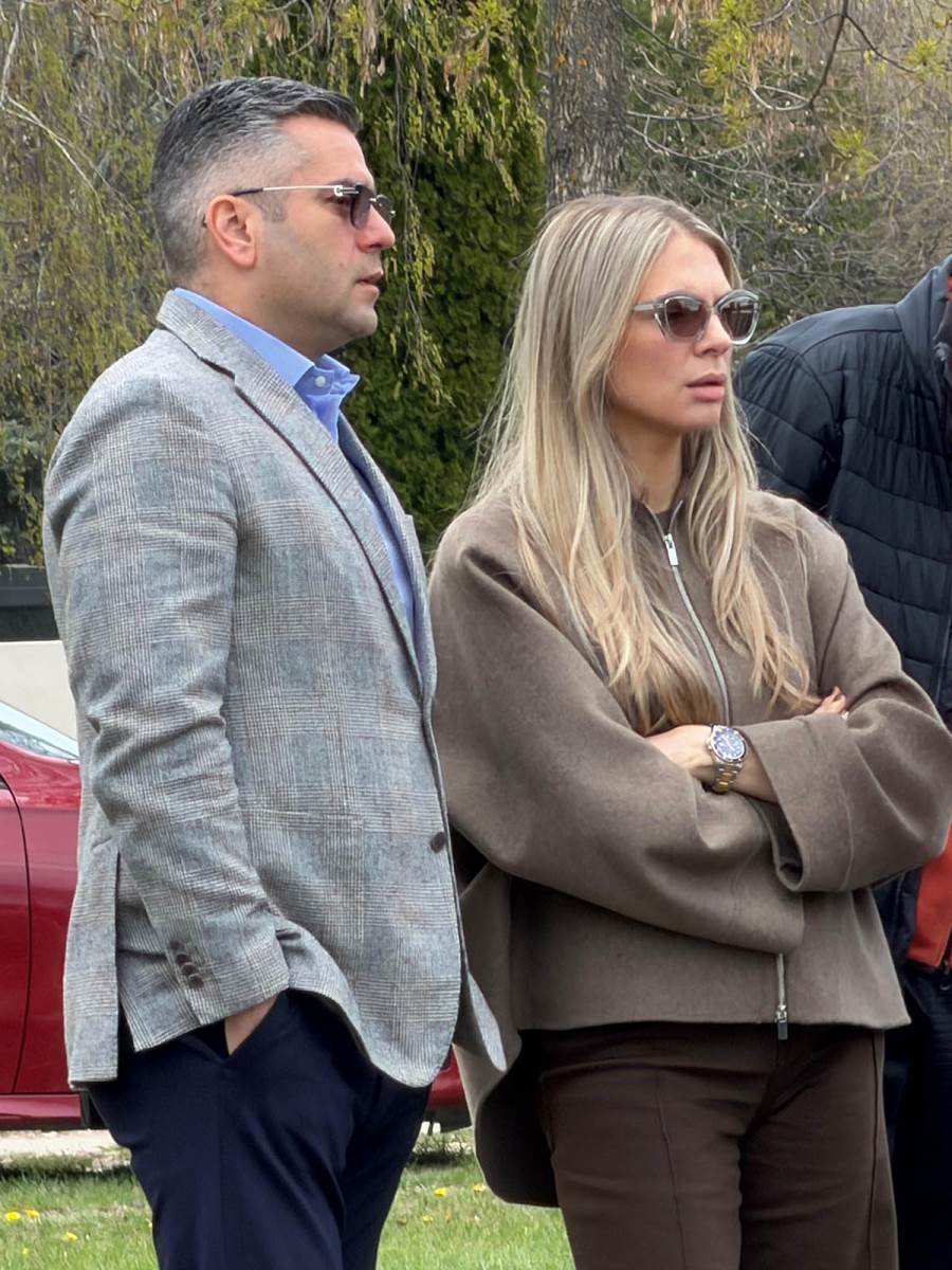 Madžgaljeva sestra Ljubica stigla na desetogodišnji pomen glumcu (4).jpg