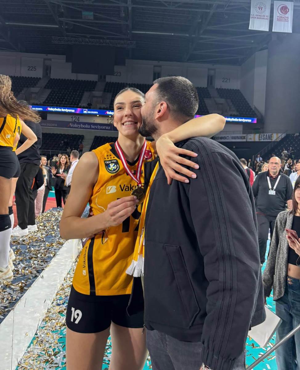 Tijana Bošković sa dečkom (1).jpg