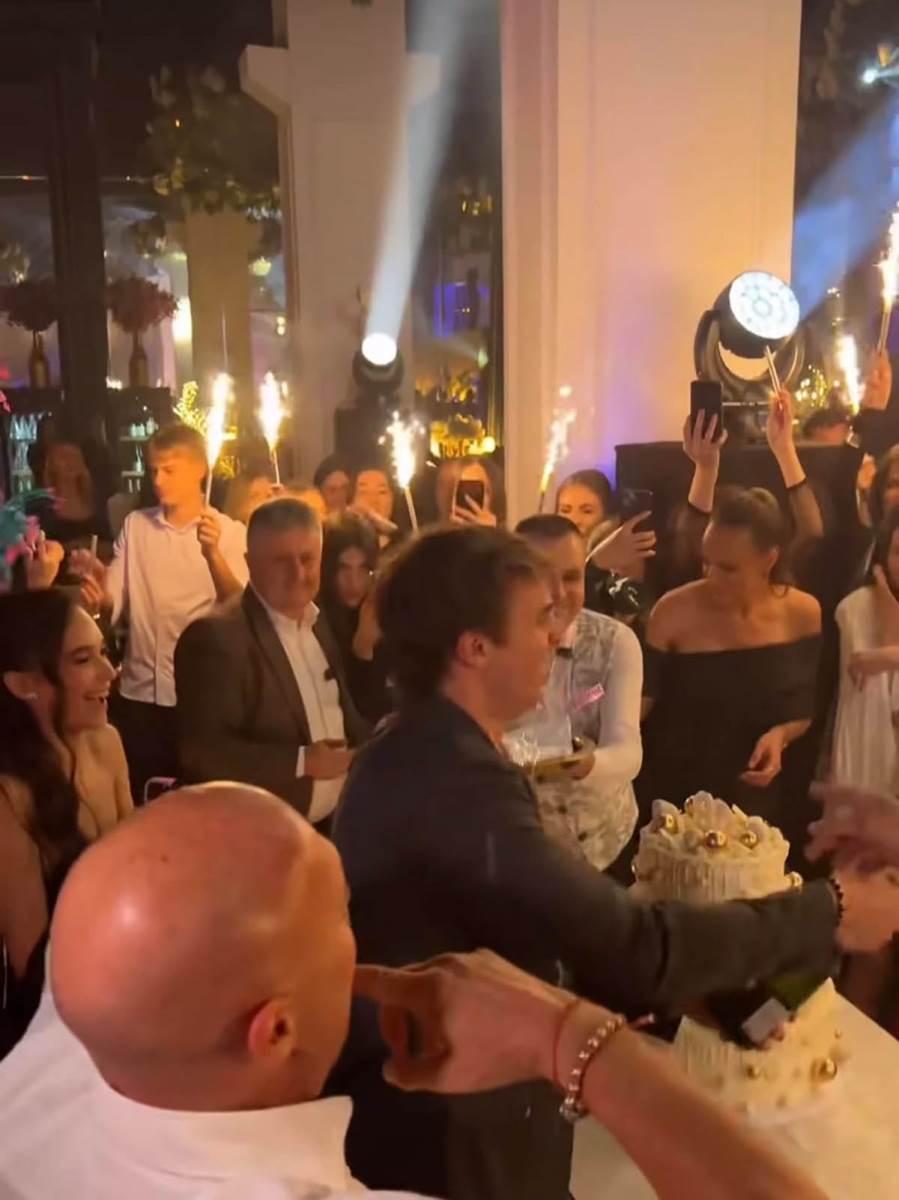 Aleksandar Milić Mili slavi sinu 18. rođendan (4).jpg