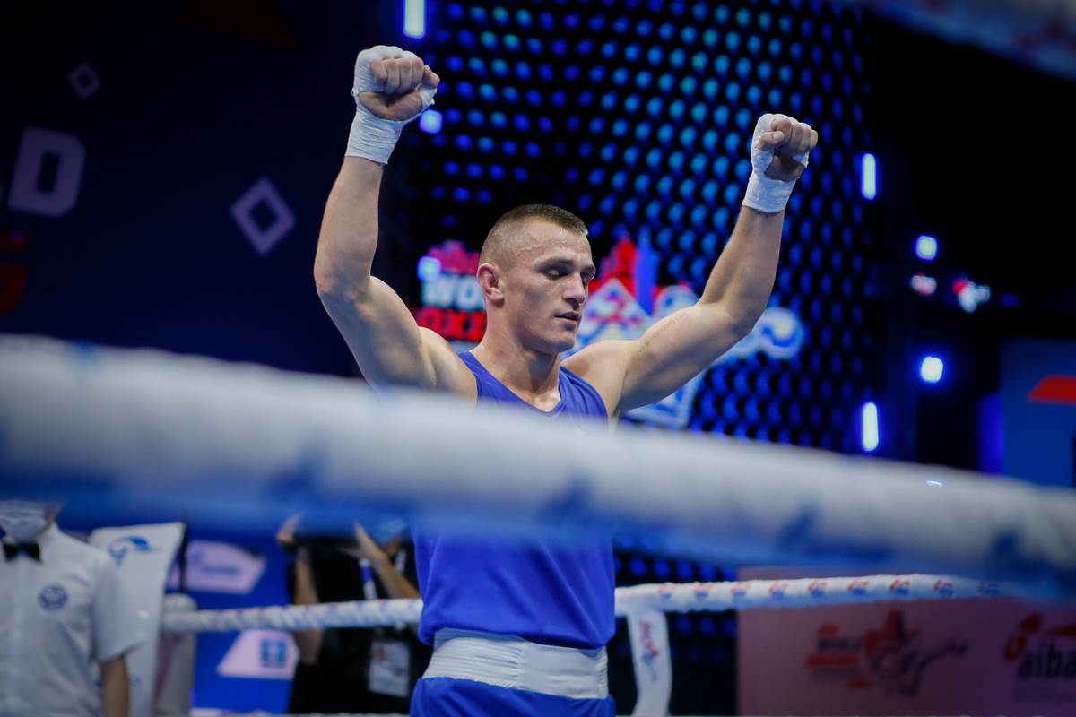 Almir Memić kapiten boks reprezentacije Srbije slavi pobedu