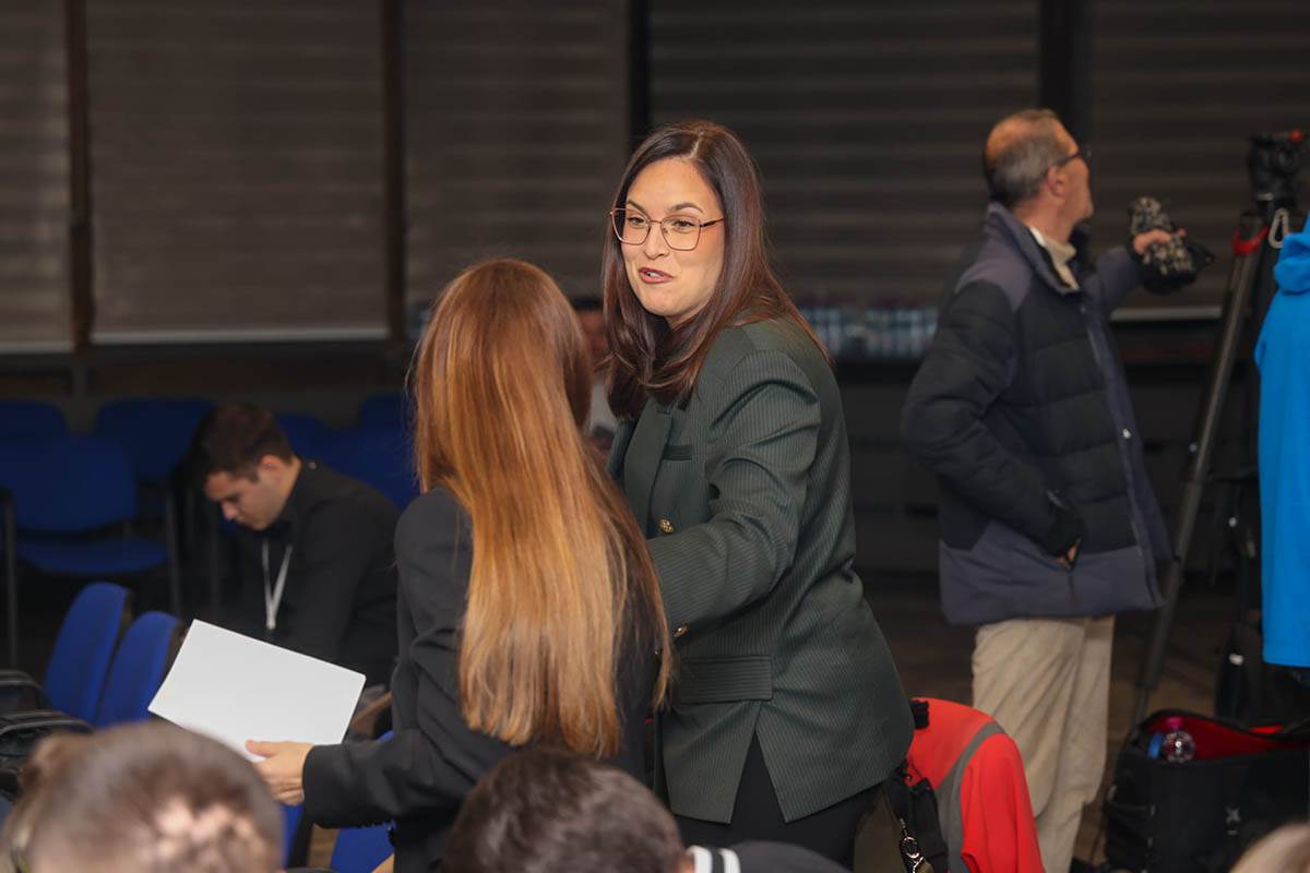 Srpska napredna stranka 3.jpg