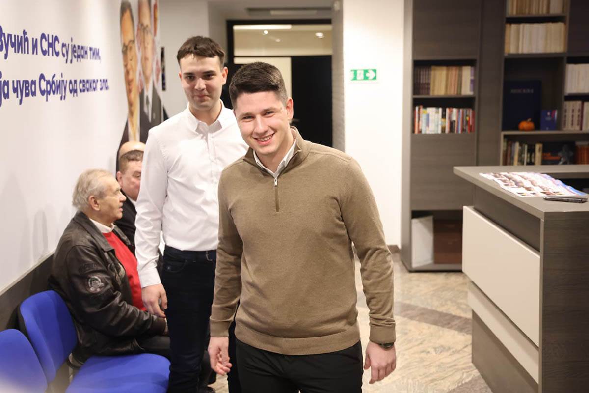 Srpska napredna stranka 4.jpg