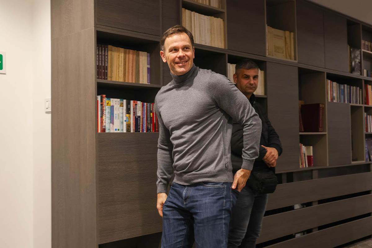 Srpska napredna stranka 8.jpg