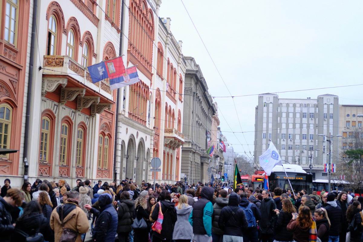 Protest ispred Rektorata (2).jpg