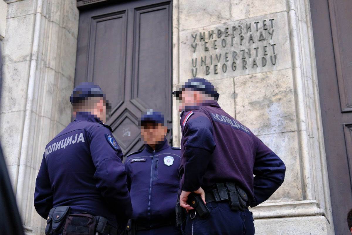 Protest ispred Rektorata (1).jpg