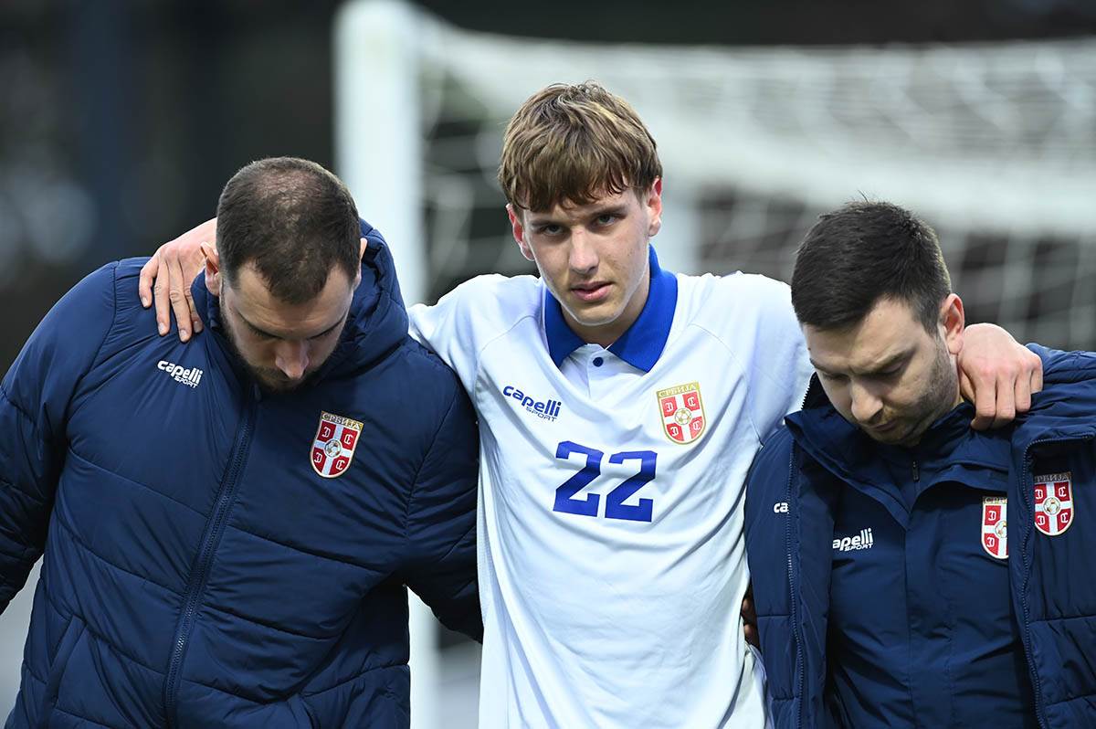 Mladi fudbaler U17 Srbije (2).jpg