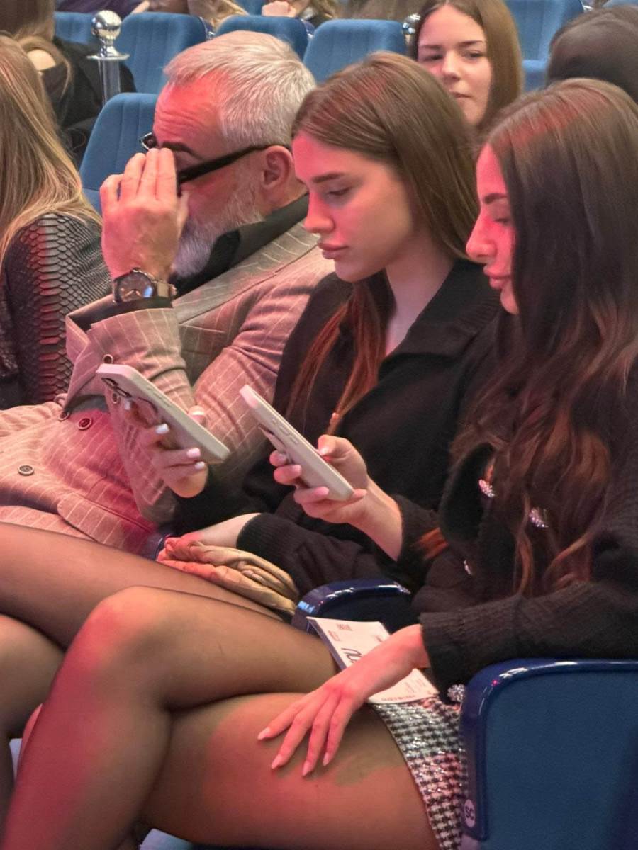 Lara Čolić na koncertu Jakova Jozinovica Snimili smo Colinu naslednicu u prvom redu (5).jpg