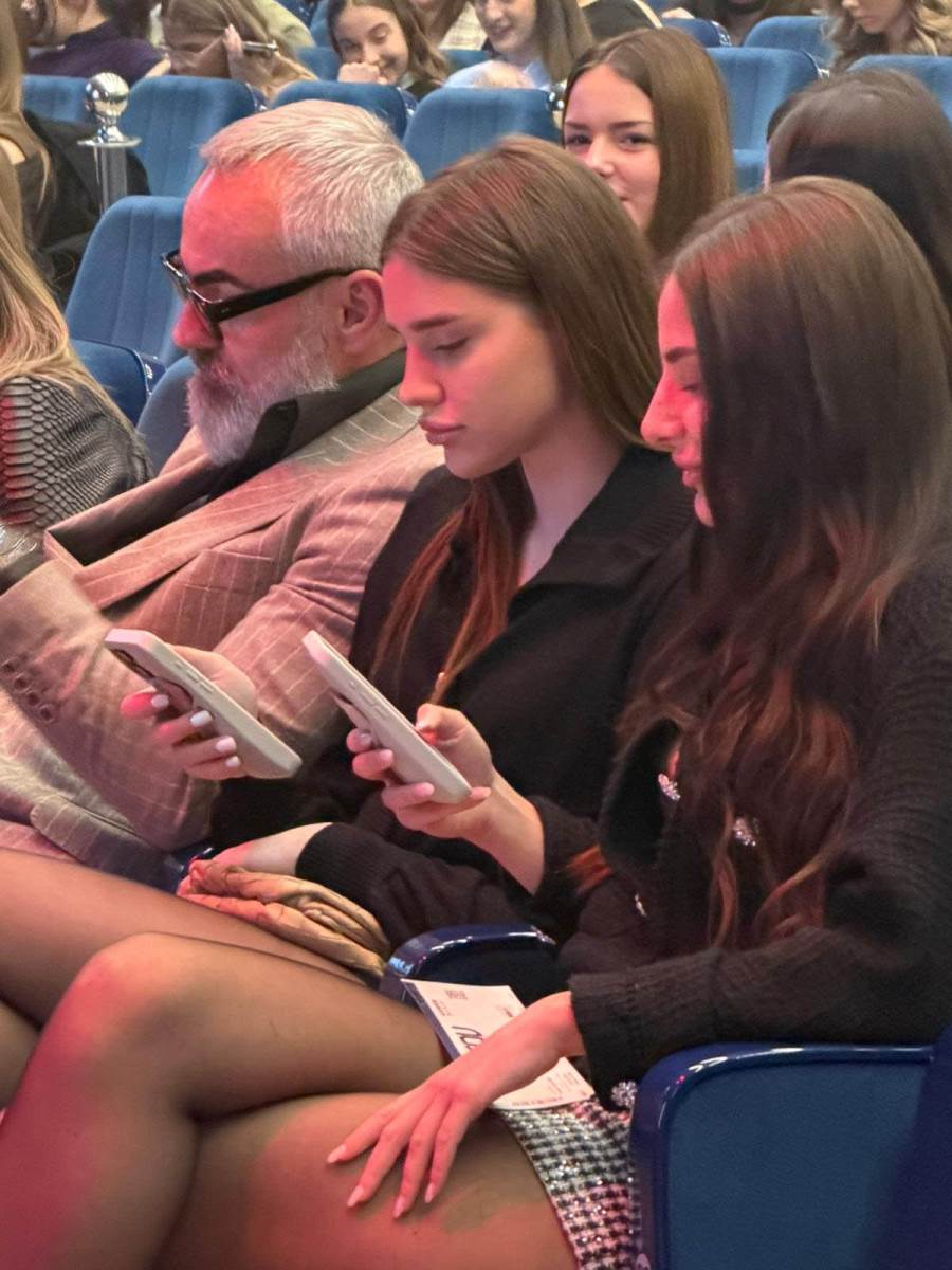 Lara Čolić na koncertu Jakova Jozinovica Snimili smo Colinu naslednicu u prvom redu (1).jpg