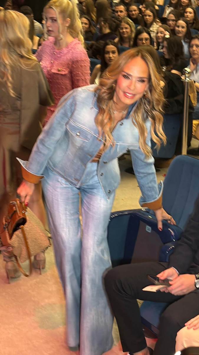 Marijana Mateus u prvom redu Sve oči uprte u poznatu Srpkinju na koncertu Jakova Jozinovica (6).jpg