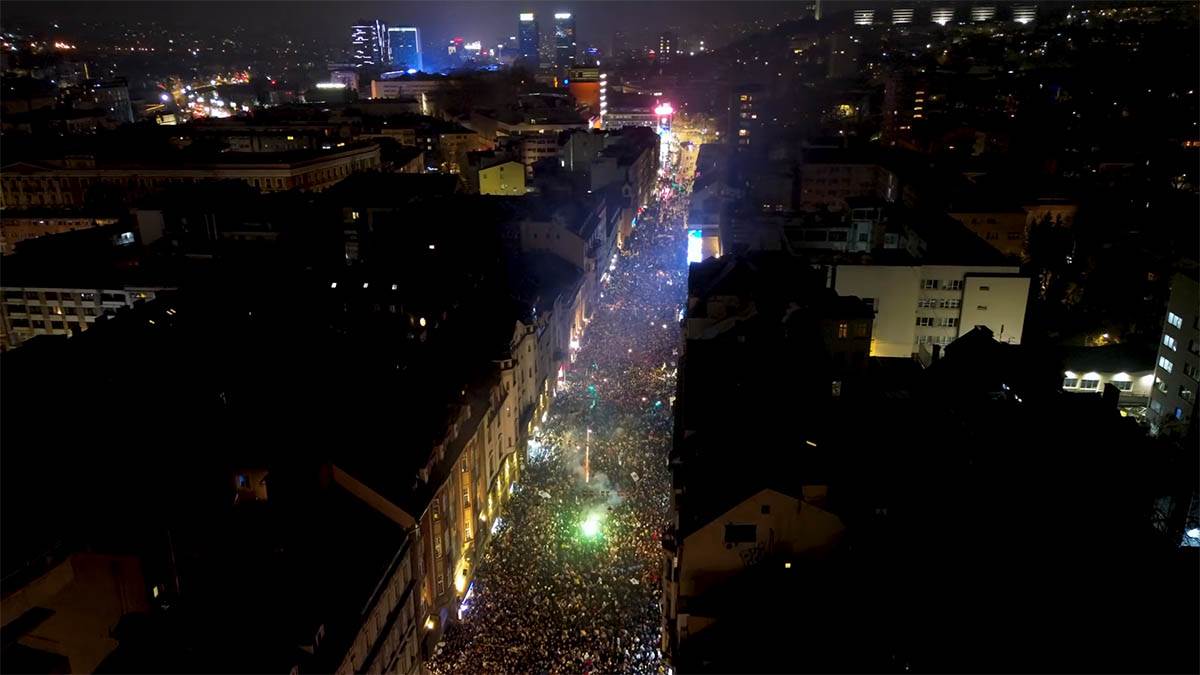sarajevo doček fudbalera (7).jpg