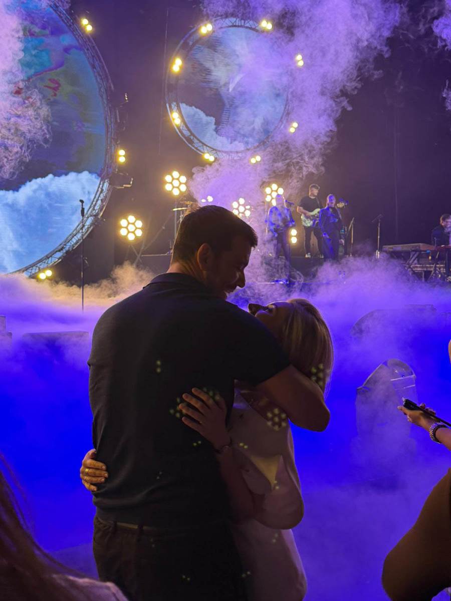 Anđelku Žugić muž ne ispušta Ljube se i igraju na koncertu Jakova Jozinovića