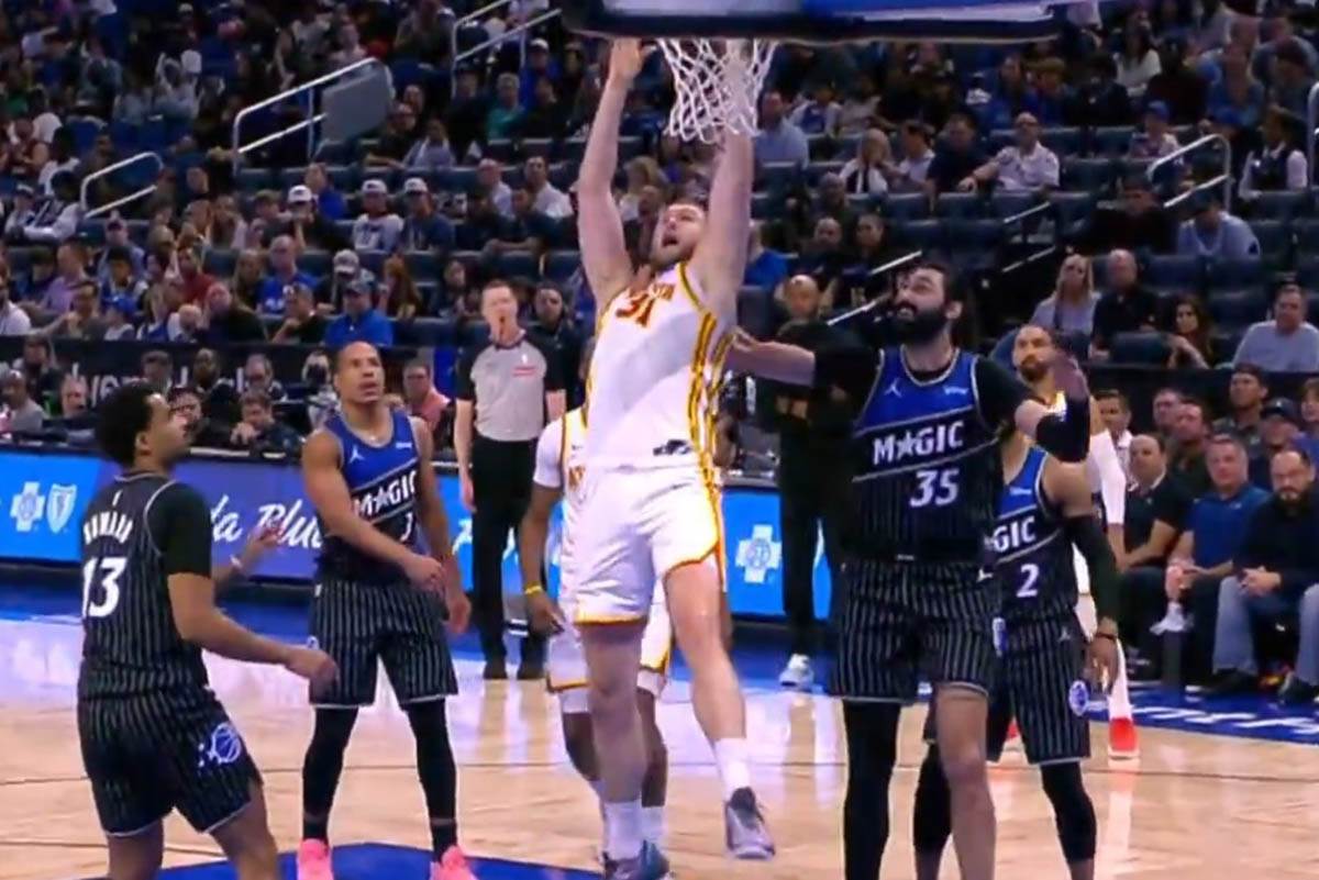 Goga Bitadze povredio Džeka Lendejla (12).jpg