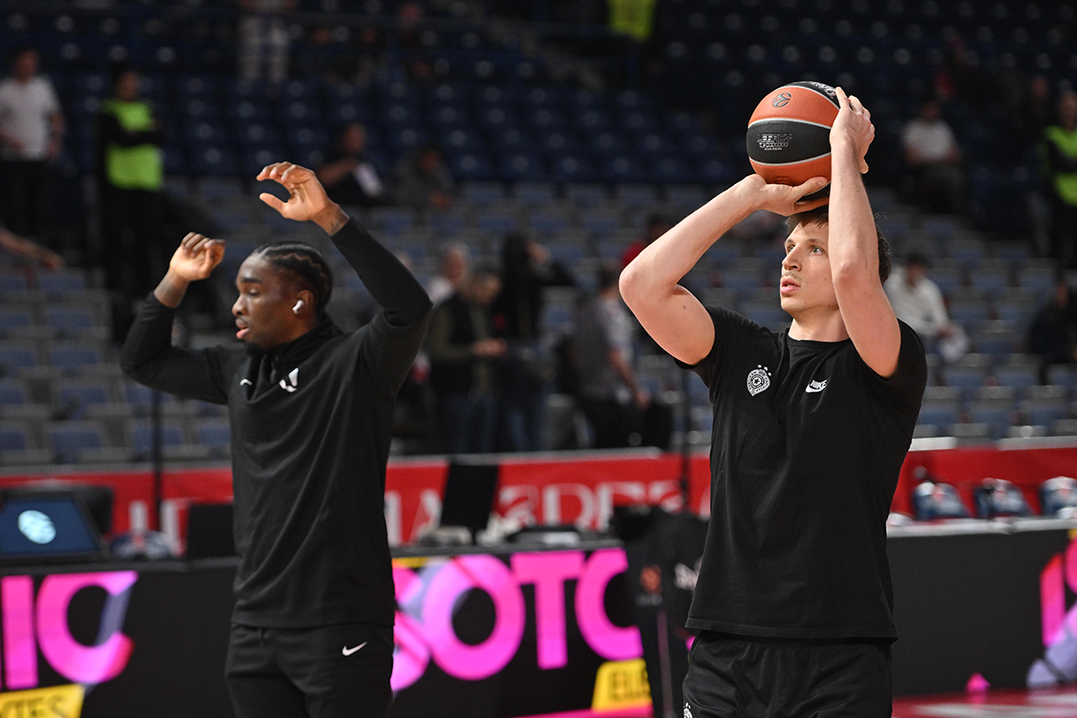 KK Crvena zvezda Partizan derbi (2).png