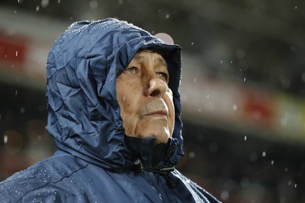 Mirčea Lučesku vodi Rumuniju po kiši