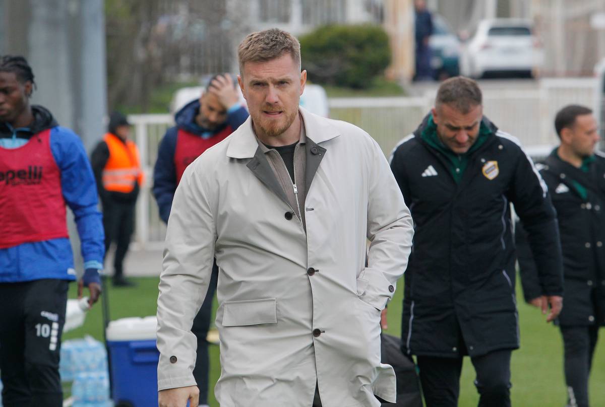 Marko Jakšić izlazi na teren na stadionu Čukaričkog